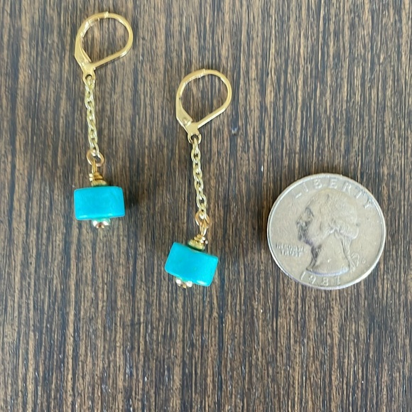 HAND CRAFTED TURQUOISE MAGNESITE EARRINGS - Picture 4 of 12